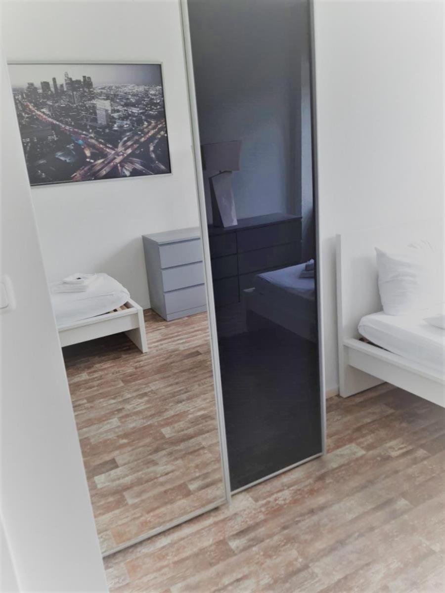 Mehrbett-Apartment 6 Citynah, Einfache Ausstattung Hamburg Kültér fotó
